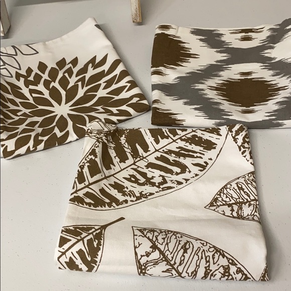 NIB Outdoor Pillow Covers - Picture 5 of 5